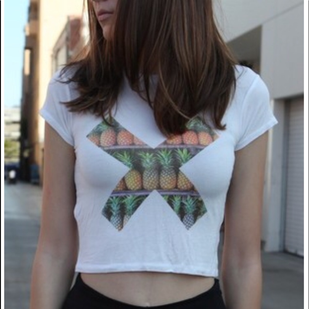 Brandy Melville pineapple x top